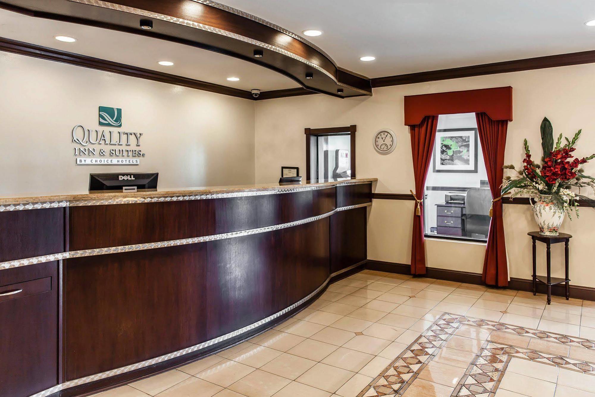 Comfort Inn & Suites Quakertown Buitenkant foto