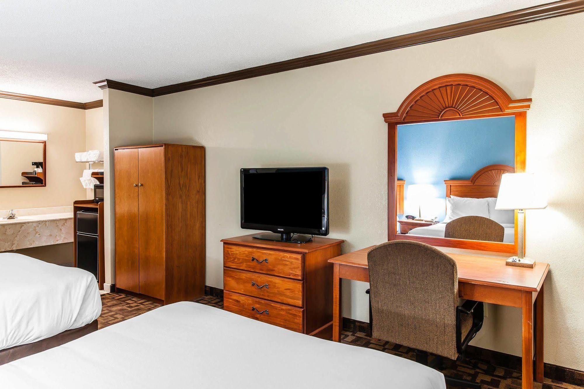 Comfort Inn & Suites Quakertown Buitenkant foto