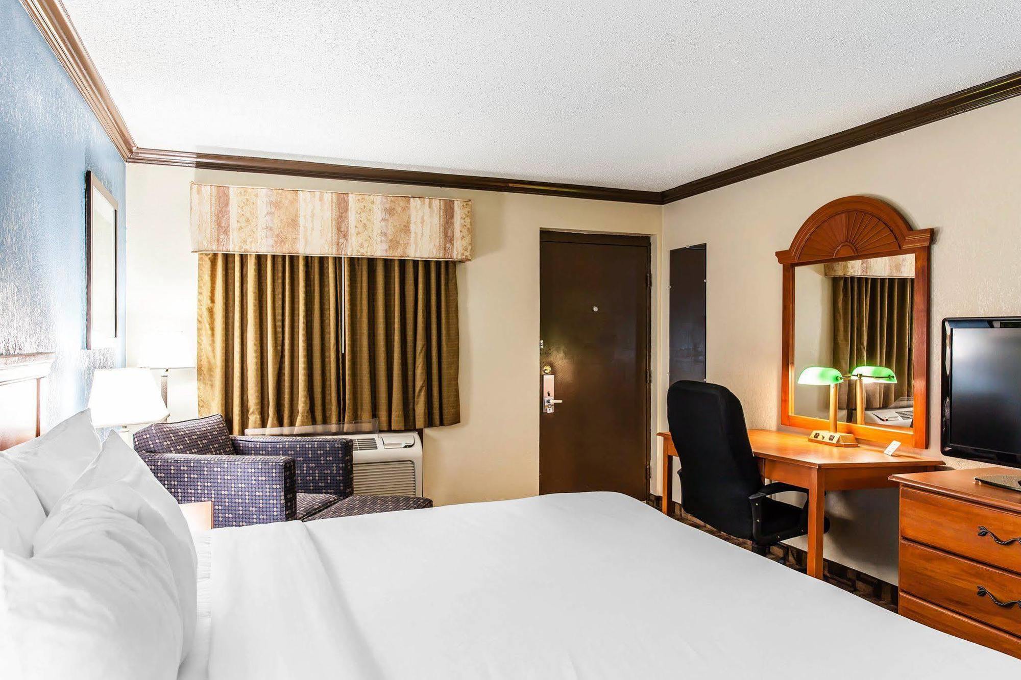 Comfort Inn & Suites Quakertown Buitenkant foto