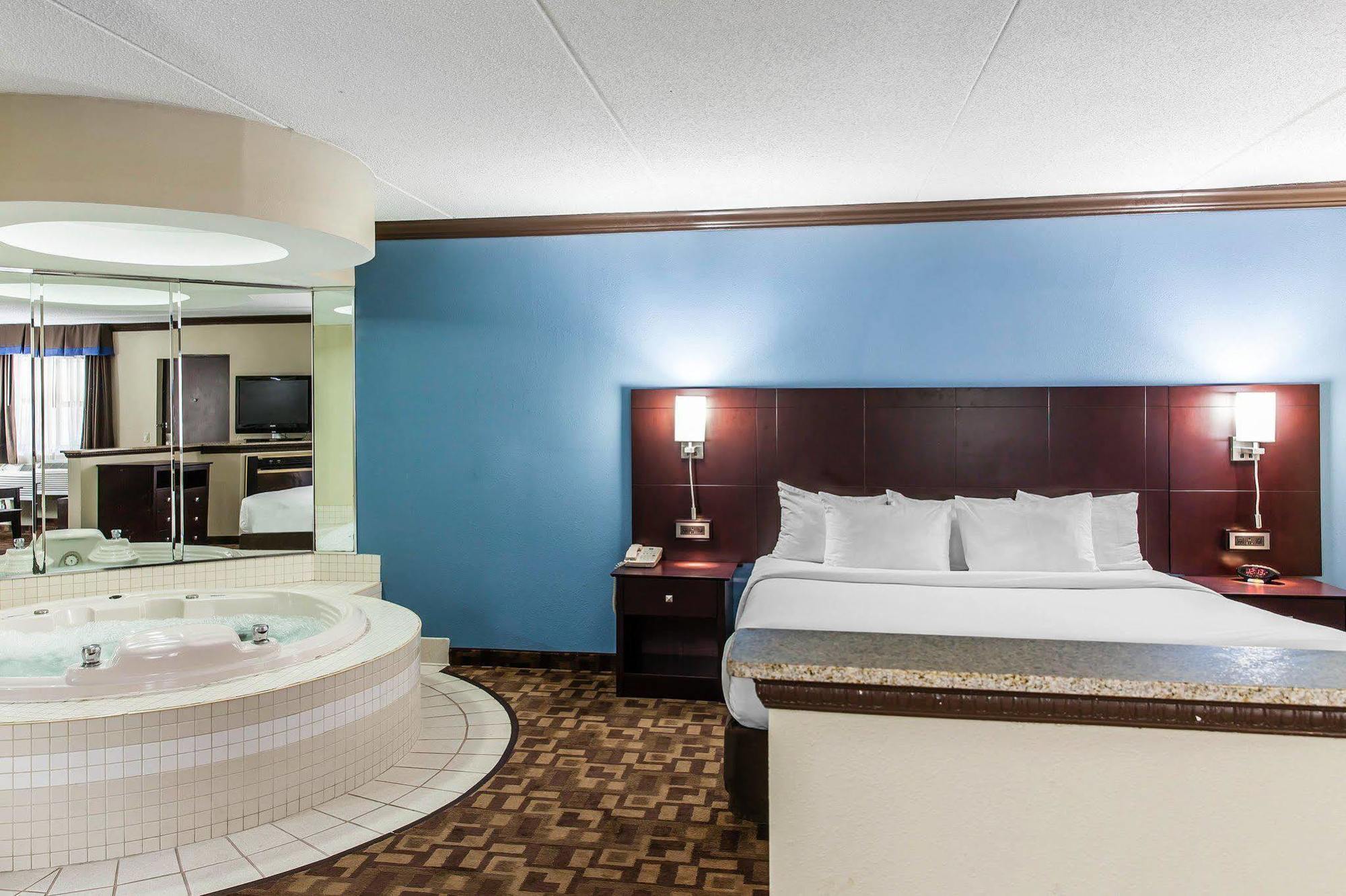 Comfort Inn & Suites Quakertown Buitenkant foto